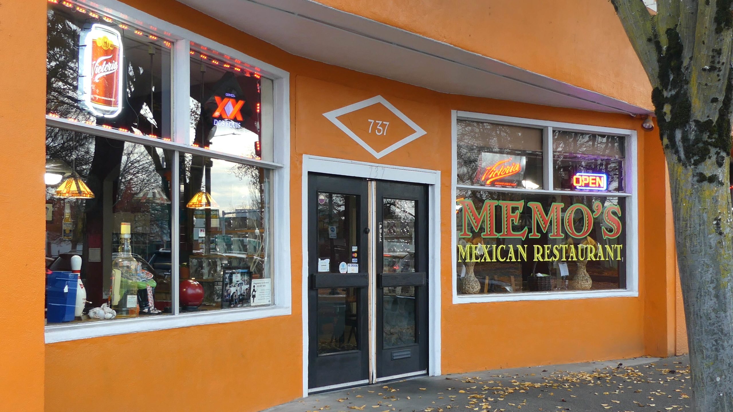 Memo's Mexican Restaurant Storefront